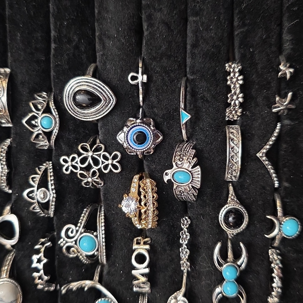 Lot of 30pcs fashion rings - Picture 3 of 3